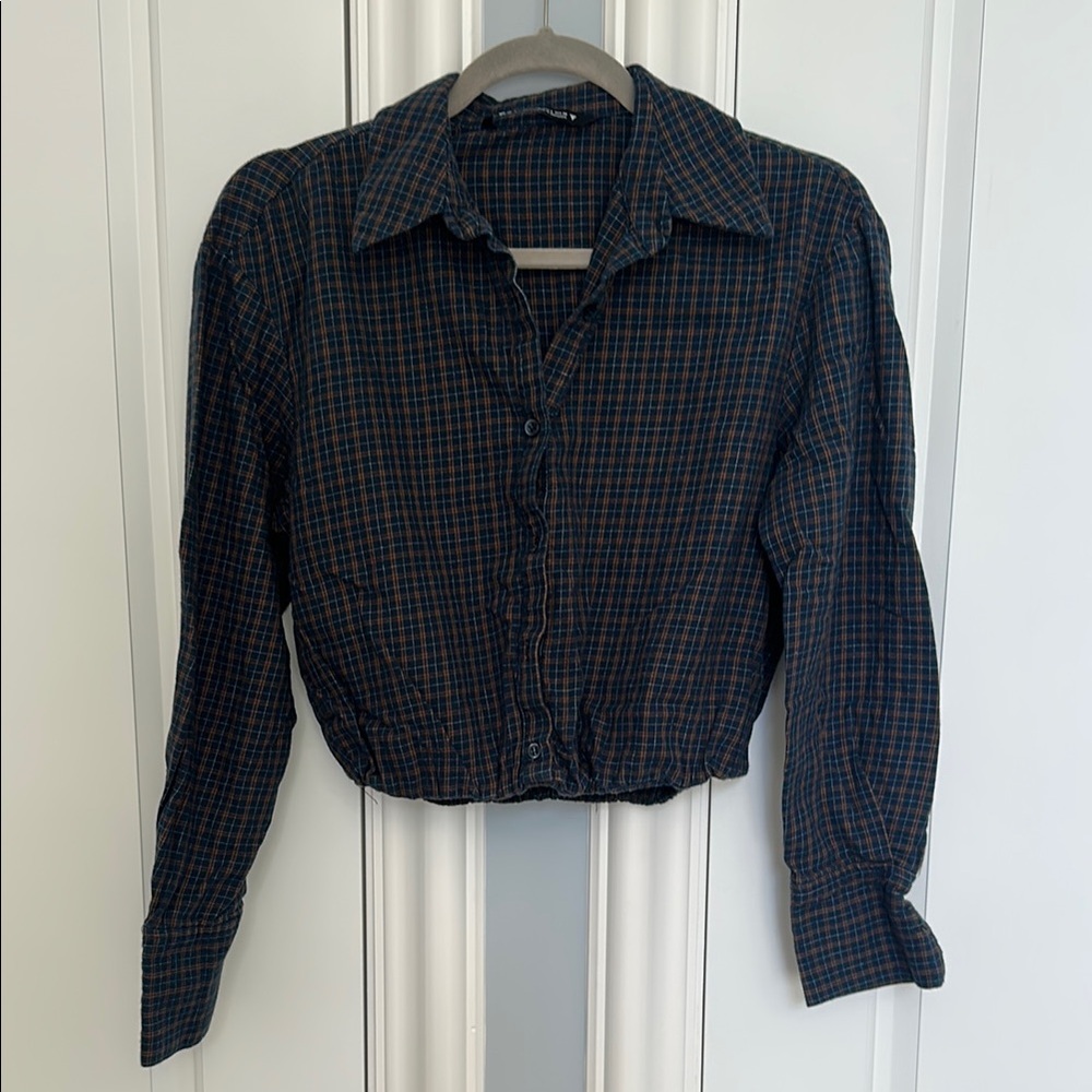 Zara Blue and Black Cropped Button Down Shirt